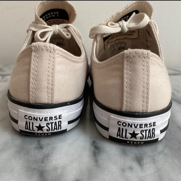 Women’s Converse - Picture 3 of 4